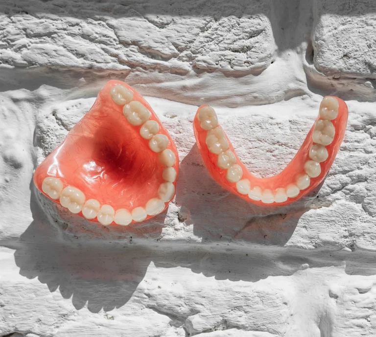 Removable dental dentures set